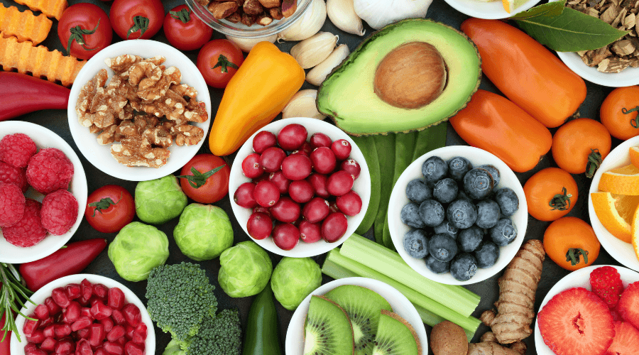 LES SUPER-ALIMENTS POUR LUTTER CONTRE LE VIEILLISSEMENT CUTANÉ